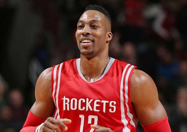 反而凭借其 反而凭借其