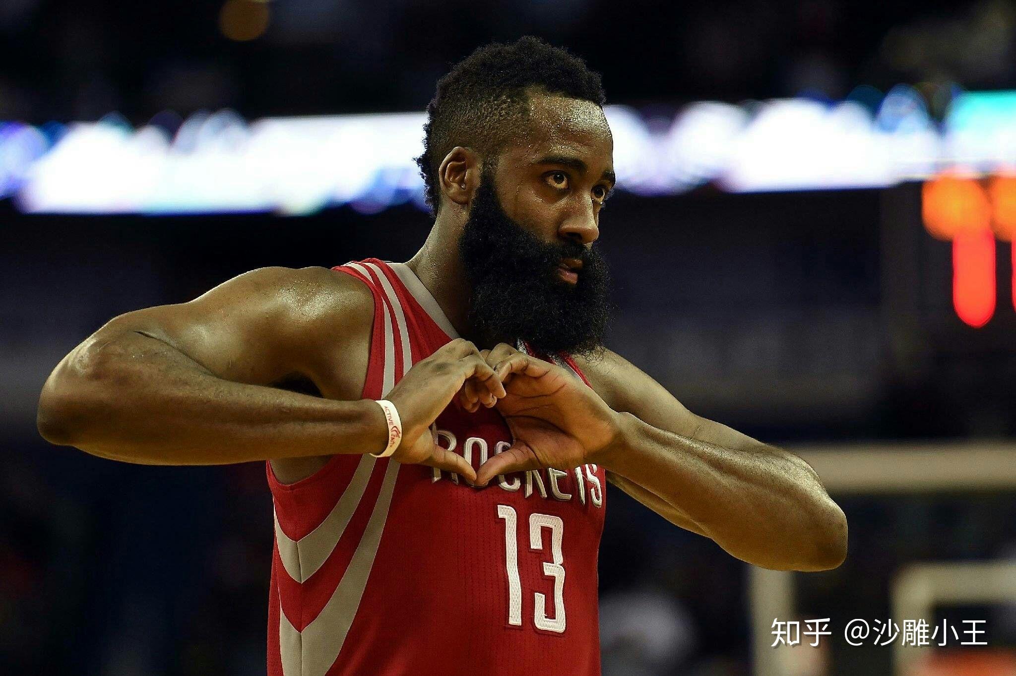 新员工工服首次上身🙌 伊萨克：爱不释手啊爱不释手